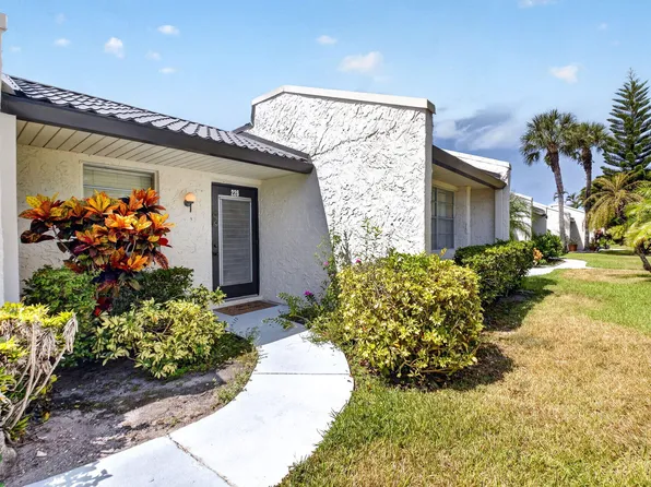 226 LAKE CONSTANCE Drive #226, West Palm Beach, FL 33411
