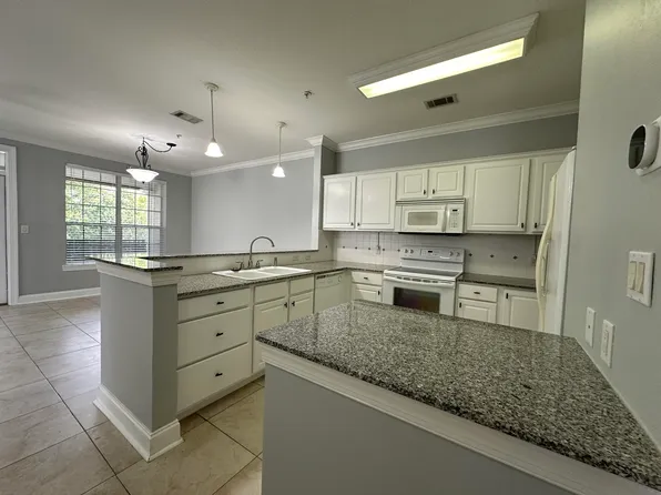 159 Brooks St #307, Fort Walton Beach, FL 32548