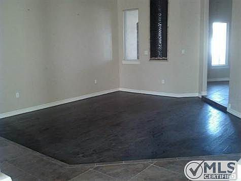 4th image of 859 Southwick Dr