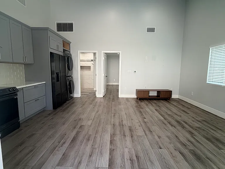 15004 Lofthill Dr — Photo 2