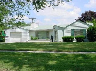 24100 Blackstone St, Oak Park, MI 48237