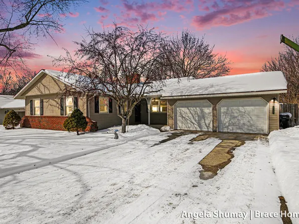 2785 Northville Dr NE, Grand Rapids, MI 49525