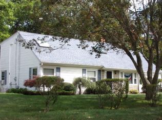 5 Grassy Plain Rd, Barrington, RI 02806