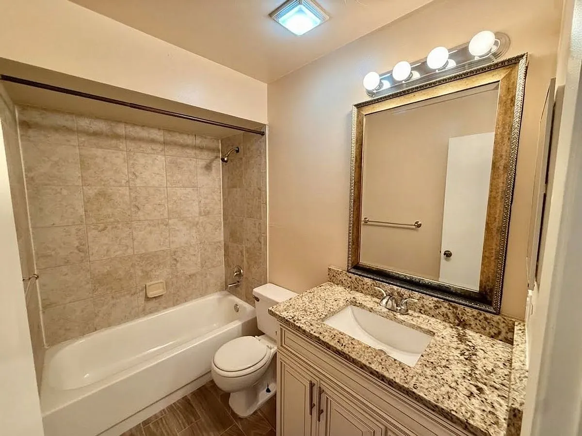Alhambra Courts 5232-117A - Alhambra Courts 5232-117A — Photo 4