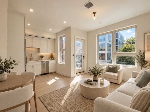 28 Geneva St #206, Boston, MA 02128