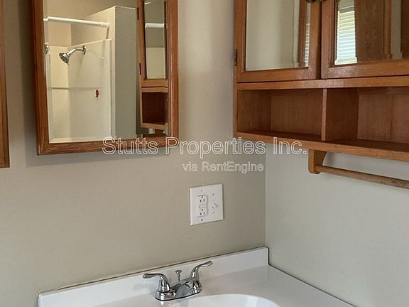3rd image of 603 Martha Ave