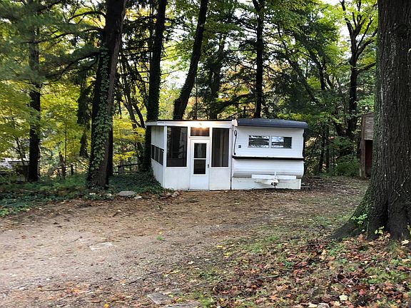 2nd image of 41 Cox Dr #41