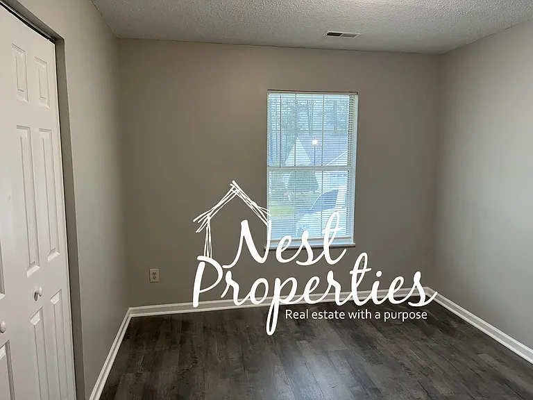 604 Rapids Rd — Photo 7