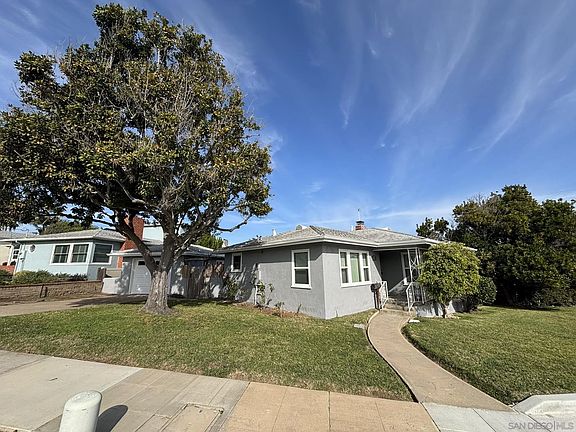 5th image of 1676 Chatsworth Blvd