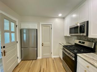 17 Papineau St, Worcester, MA 01603