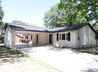 215 Tanglewood Dr, Warner Robins, GA 31093