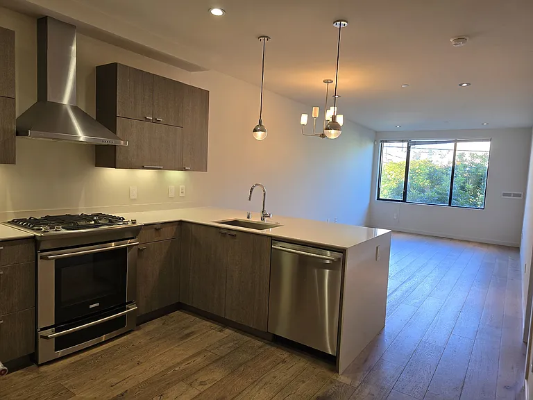 2652 Harrison St #203 — Photo 4