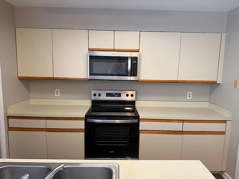 805 Christopher Dr — Photo 4