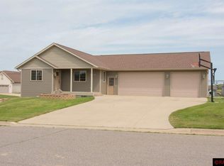 600 Nelson Ct, Janesville, MN 56048