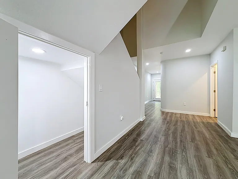1956 Freedom Dr — Photo 31