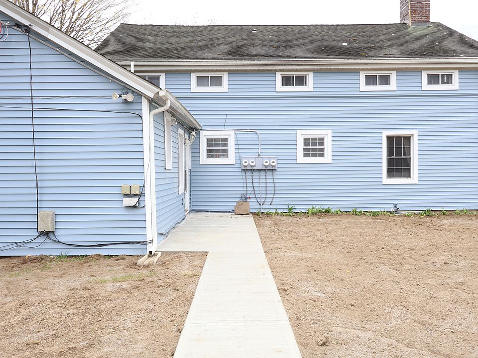 Picture of the walkway/patio