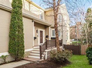 34 Tanglewood Rd UNIT 34, Newton Center, MA 02459