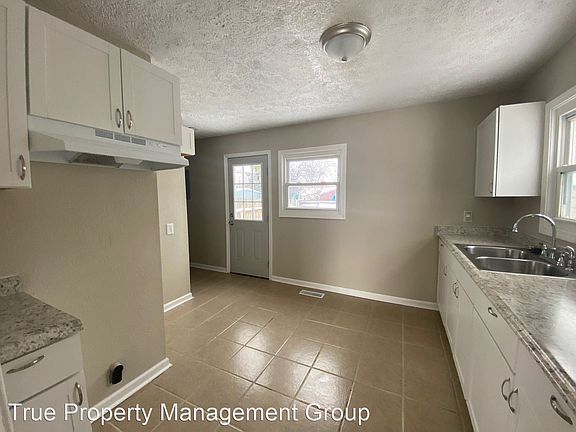 4th image of 4605 Woodcroft Ave