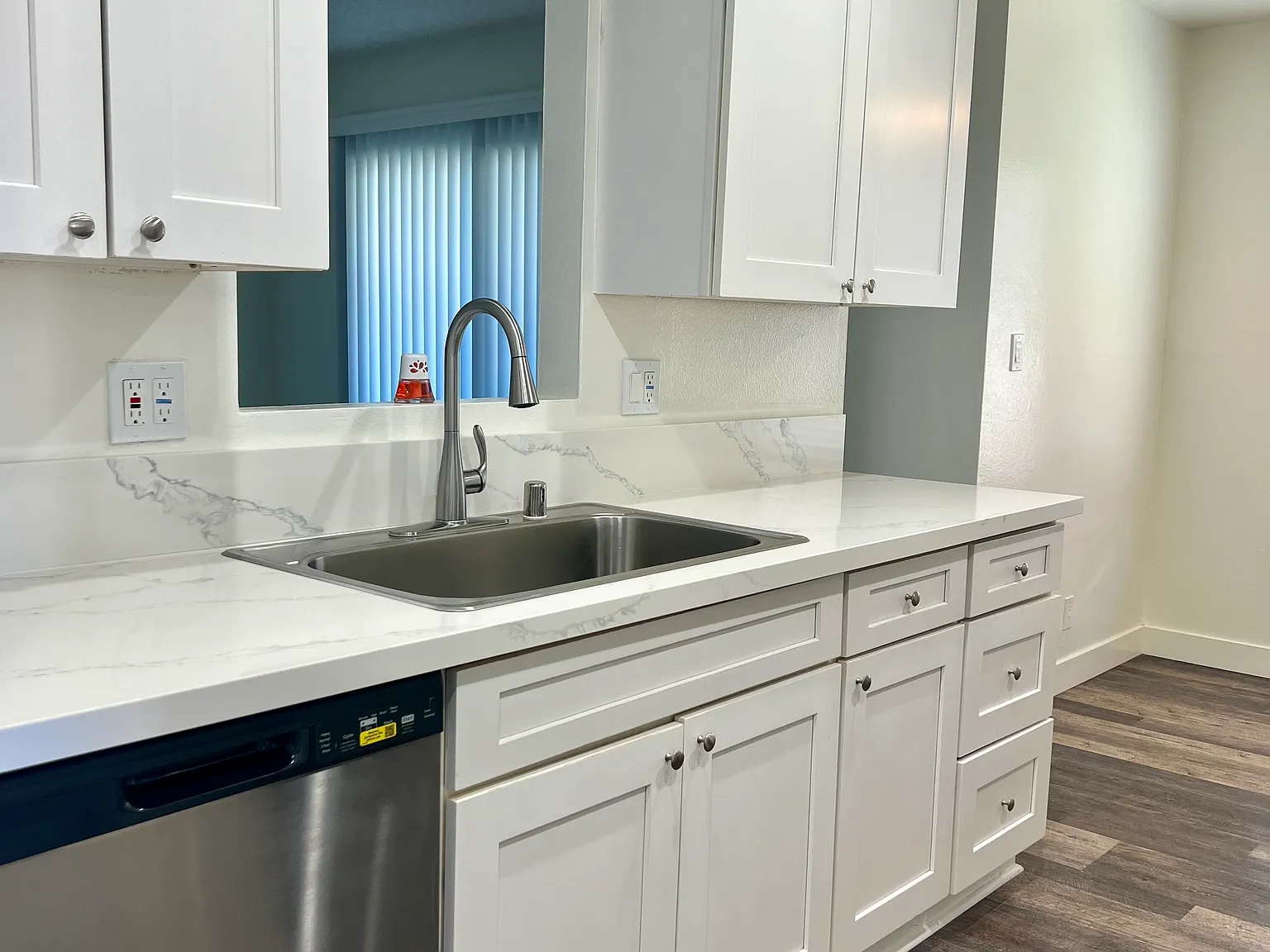 Sunrise Apartments — Photo 2