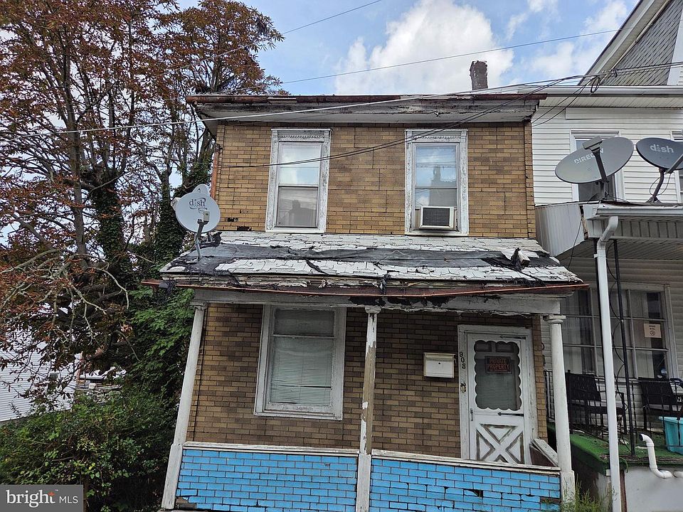 1st image of 903 E Chestnut St