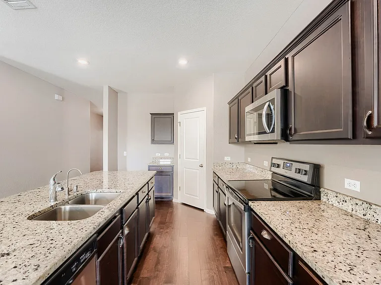 13705 Sherri Berry Way — Photo 5