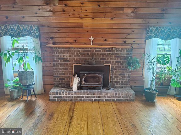 5th image of 322 Captain Davis Dr
