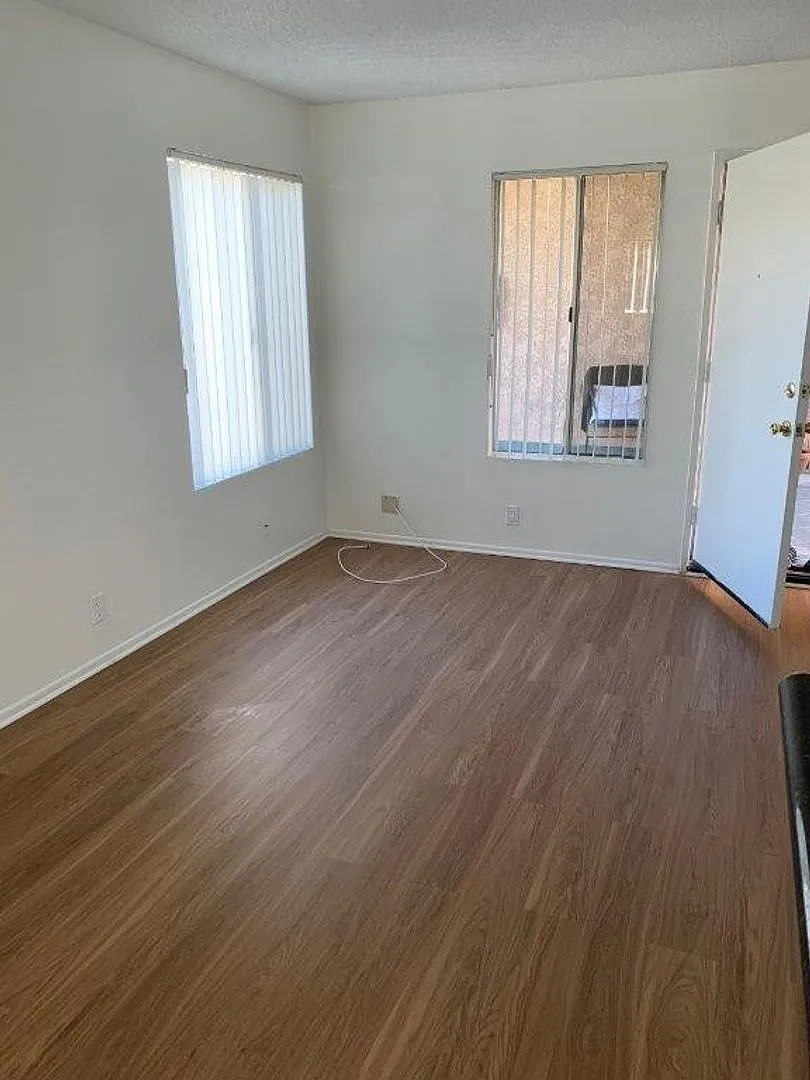 11833 Gilmore Apts. — Photo 4