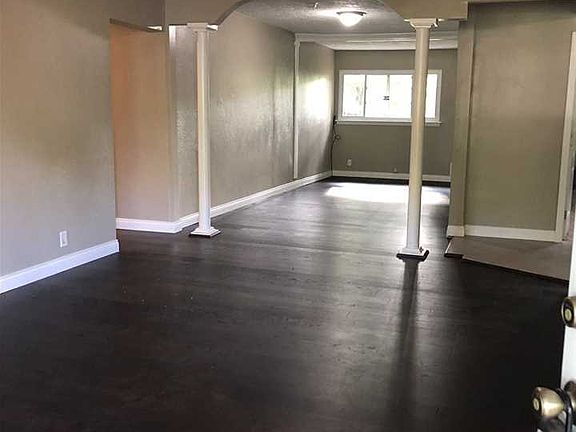 4th image of 1157 S Lombard Ave