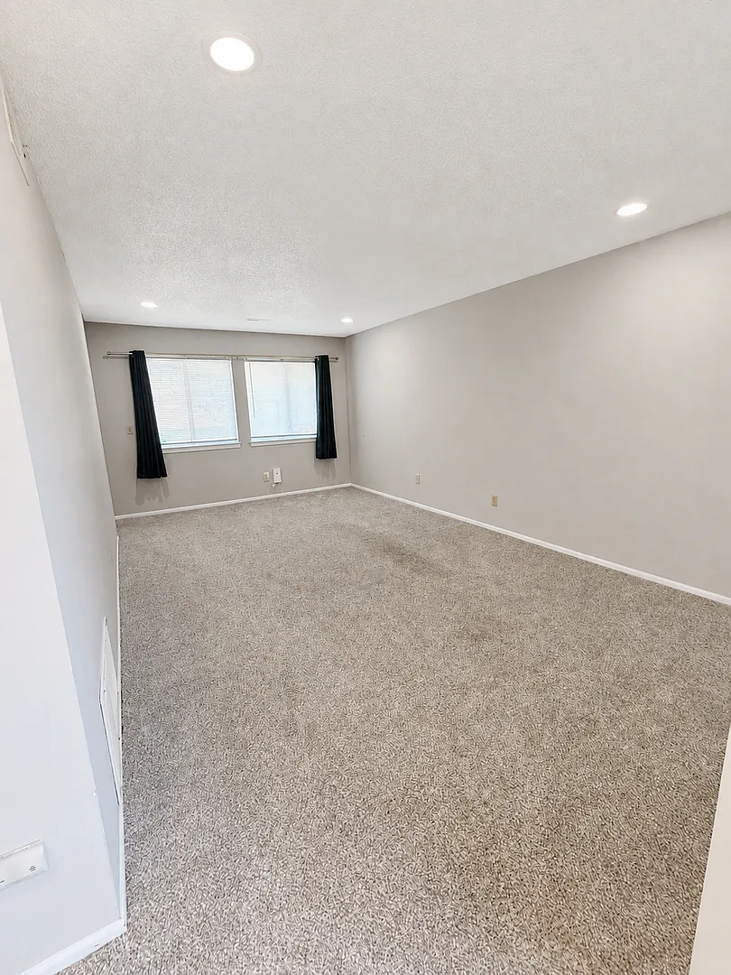 Coming Soon! Spacious 2-Bedroom In Raymore With W/D Hookups! — Photo 4
