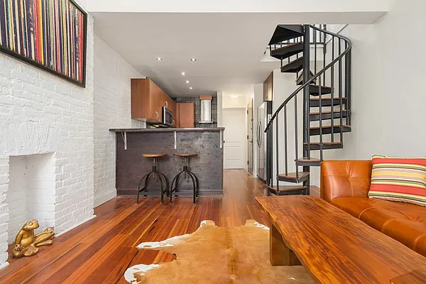 Sold by Park Property Advisors | media 10