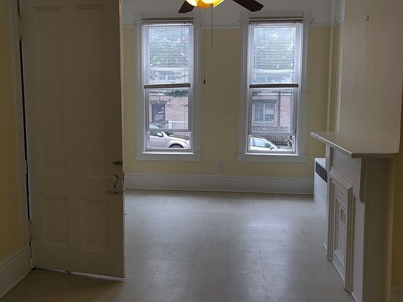 3rd image of 327 22nd St #B