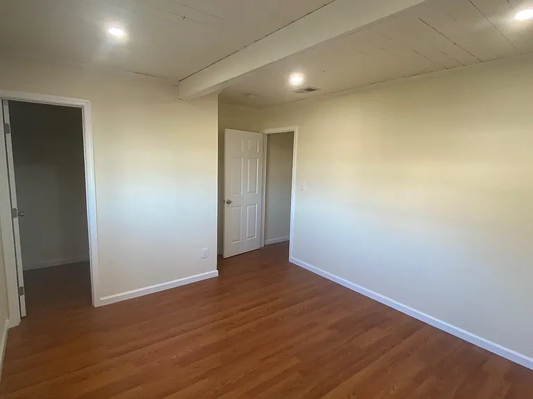 979 Portola Ave — Photo 17