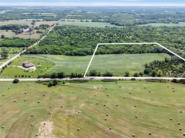 205B N 1700th Rd, Lecompton, KS 66050