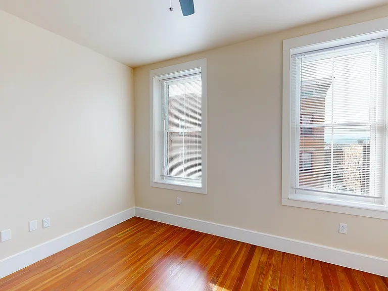 100 E Clifton Ave #4 — Photo 10