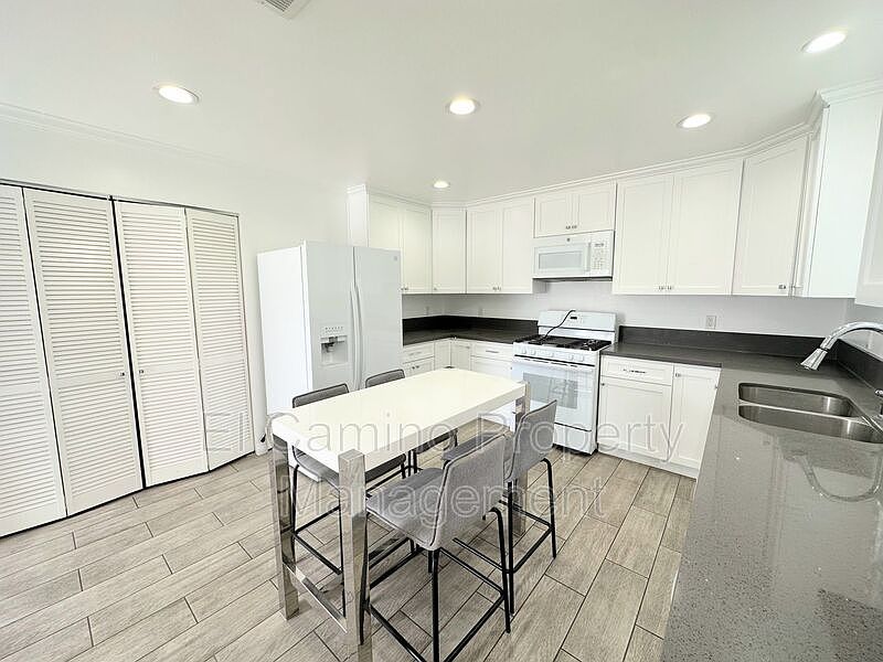 1st image of 8147 San Carlos Ave