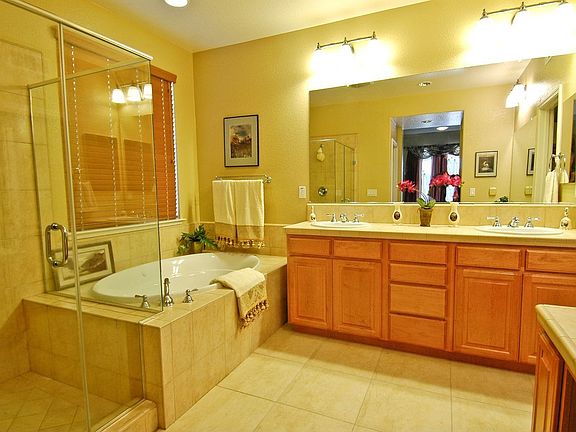 Master bath with whirlpool tub