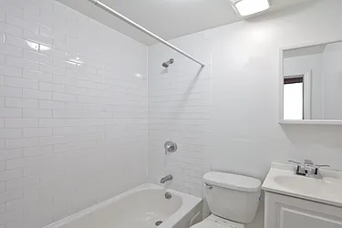 Rented by R New York