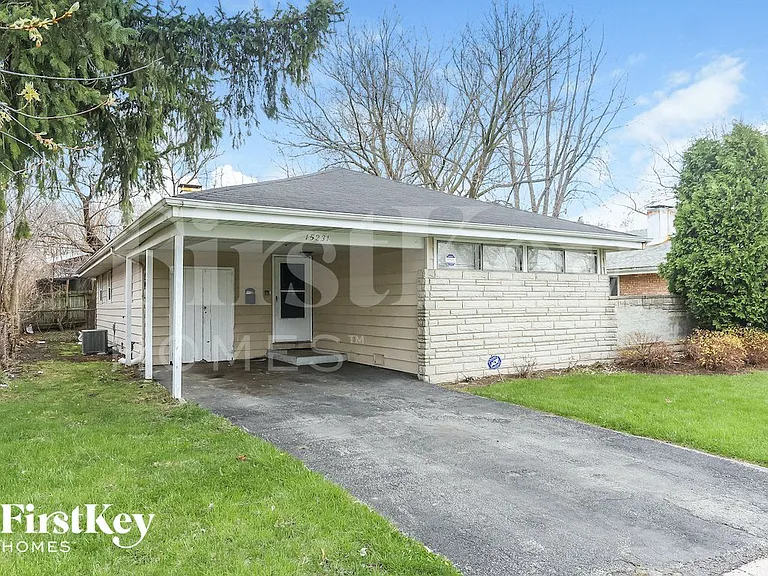 15231 Hastings Dr — Photo 2