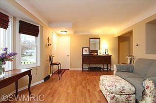 3rd image of 6532 Nugget Ave NE