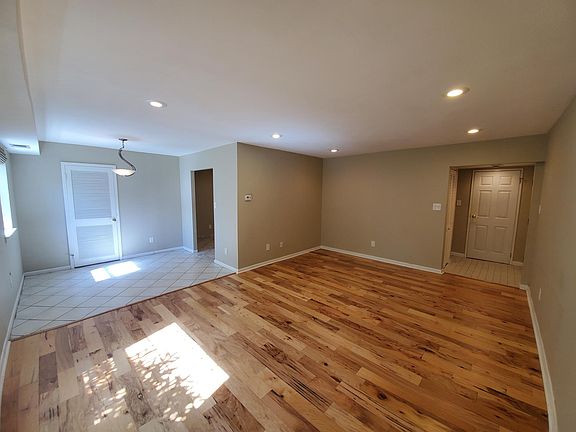 3rd image of 4000 Gypsy Ln Unit 303