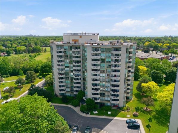 5080 Pinedale Ave #209, Burlington, ON L7L 5V7