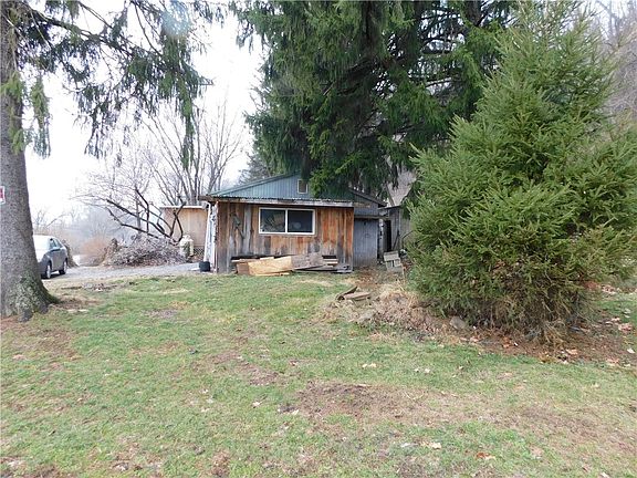 3rd image of 416 Midland Rd