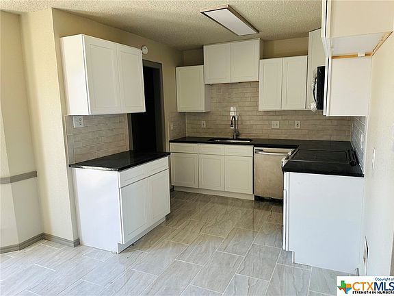 3rd image of 3511 Coral Bay Ln