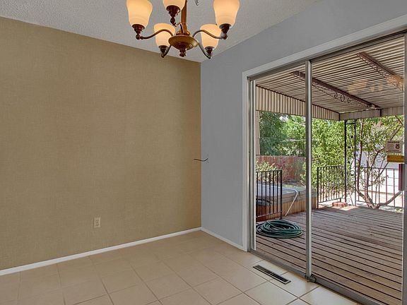 4th image of 2114 Carmel Dr