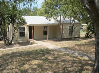 1413 Roberts Cut Off Rd, River Oaks, TX 76114