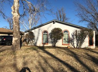 1704 N Oakhill Rd, Bethany, OK 73008