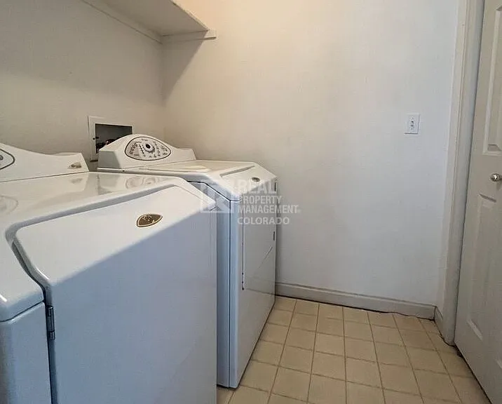 911 Tulip St S #B — Photo 15