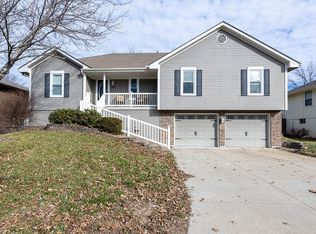 1101 SW Hillcrest Dr, Blue Springs, MO 64015