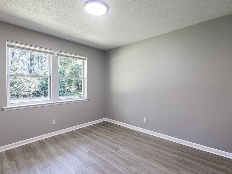 504 Heritage Dr — Photo 26
