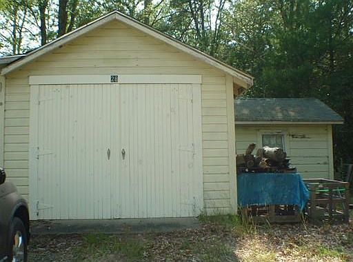 3rd image of 28 Snowberry Ln